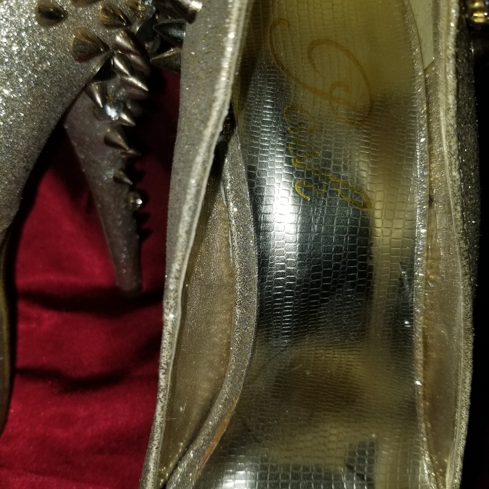 Posh Heels - Picture 3 of 3